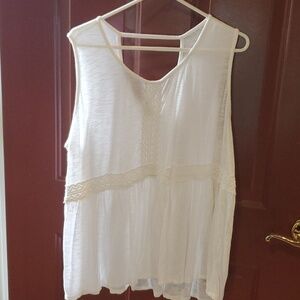 True Craft white sleeveless top lace trim  2X 100 % viscose
